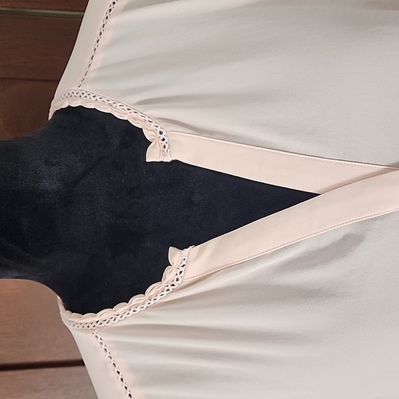 TALBOTS Peach Lace and Scallop Trim V-Neck Chiffon Blouse Size XL - Picture 3 of 7